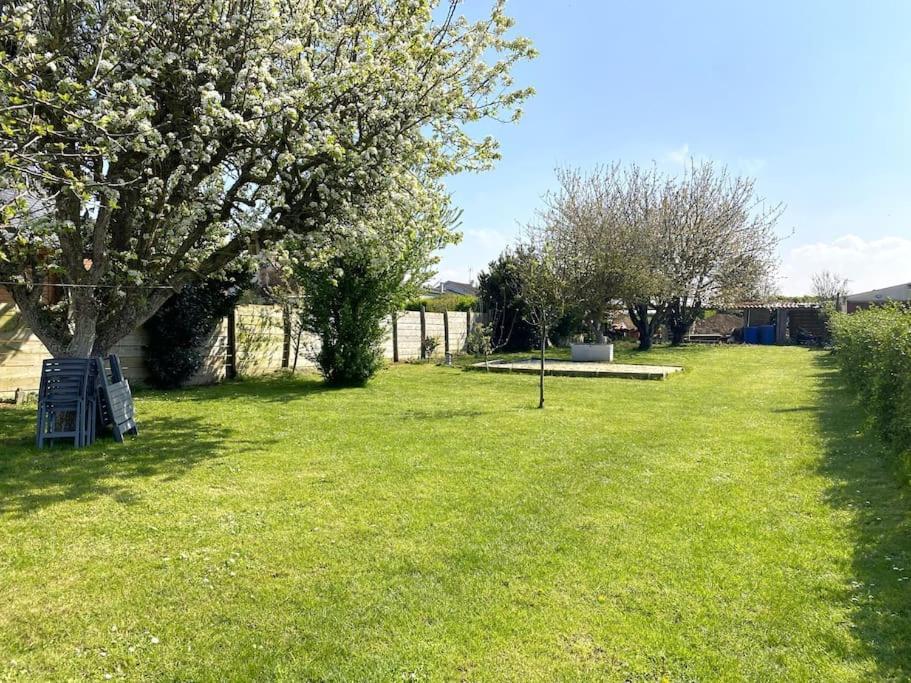 De Bric Et De Broc , Maison A 100m Asnelles
